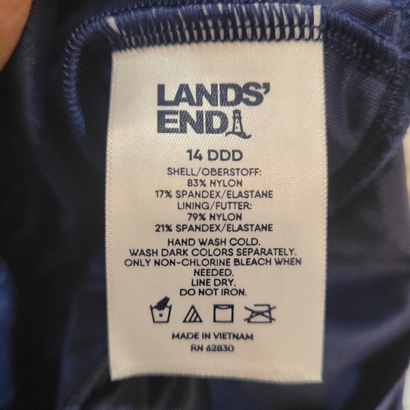 Lands' End Women's Navy Nylon/Spandex Chlorine Resistant Tummy Control Surplice - Picture 6 of 16